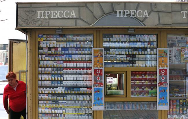 100 гривен за пачку: как украинцам сэкономить на сигаретах